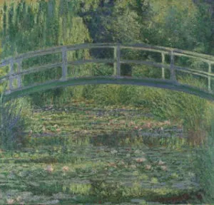 Pintura de Monet com ponte japonesa sobre um lago de nenúfares